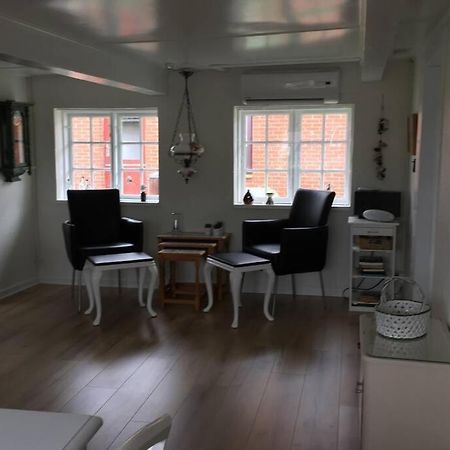 Gammelt Mando Hus Hyggebo Apartment Ribe Exterior photo